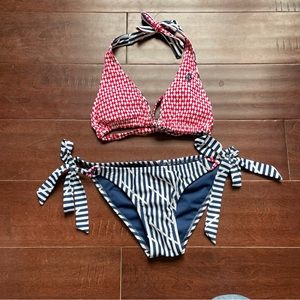 Reversible bathing suit
